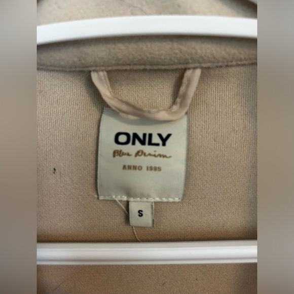 Only size small felt snap jacket - Picture 2 of 2